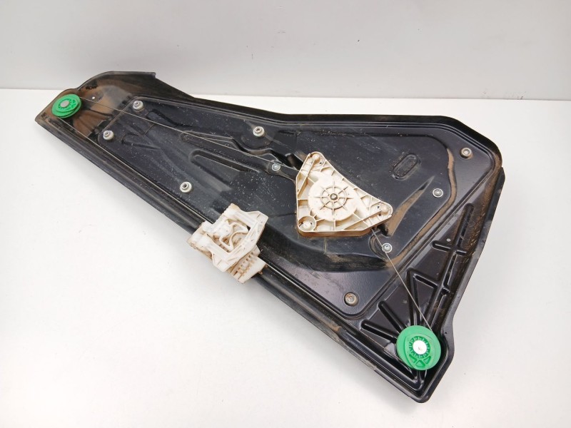 Recambio de elevalunas trasero derecho para land rover discovery iii (l319) 2.7 td 4x4 referencia OEM IAM CVH500120  