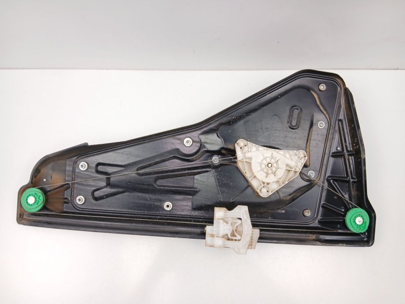 Recambio de elevalunas trasero derecho para land rover discovery iii (l319) 2.7 td 4x4 referencia OEM IAM CVH500120  