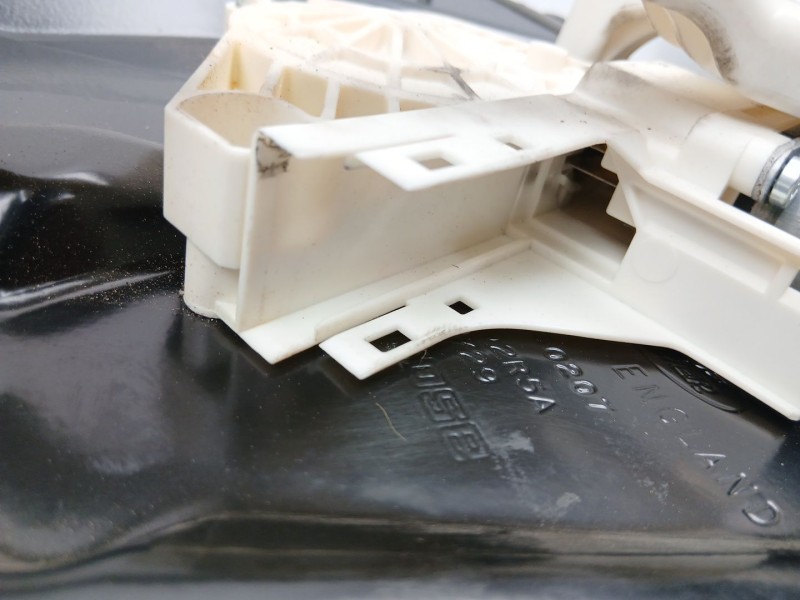 Recambio de elevalunas trasero derecho para land rover discovery iii (l319) 2.7 td 4x4 referencia OEM IAM CVH500120  