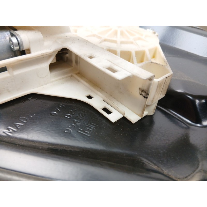 Recambio de elevalunas trasero izquierdo para land rover discovery iii (l319) 2.7 td 4x4 referencia OEM IAM CVH500130  