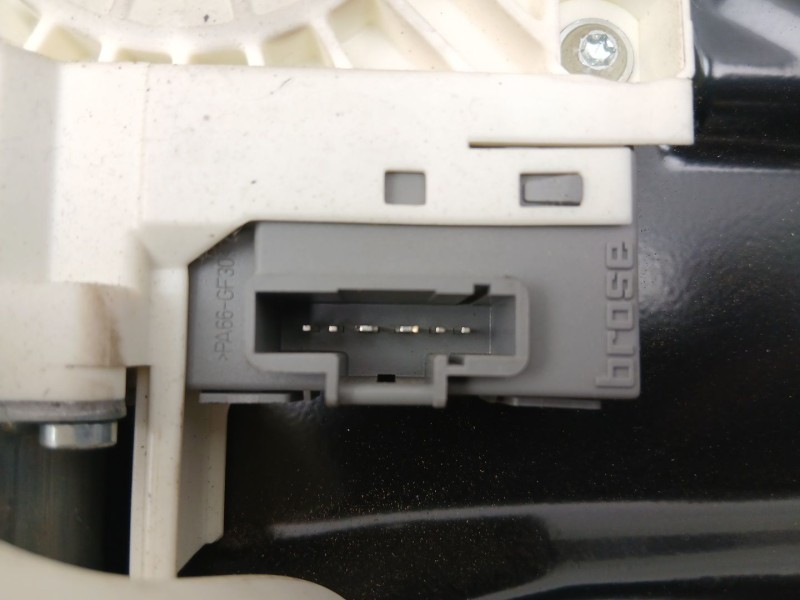 Recambio de elevalunas delantero izquierdo para land rover discovery iii (l319) 2.7 td 4x4 referencia OEM IAM CUH500210  