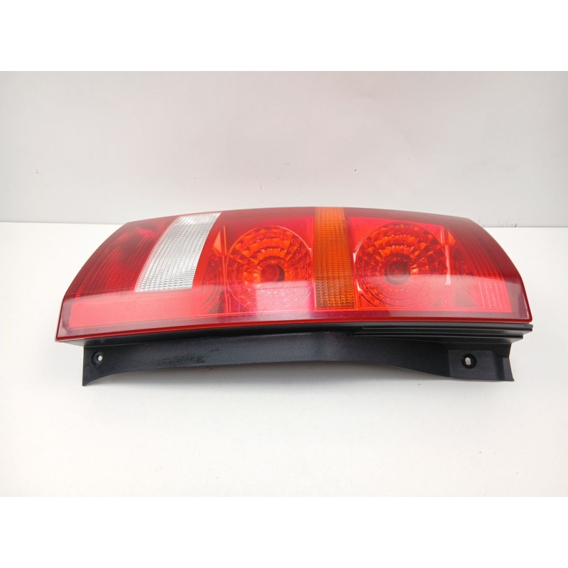 Recambio de piloto trasero izquierdo para land rover discovery iii (l319) 2.7 td 4x4 referencia OEM IAM XFB000573  