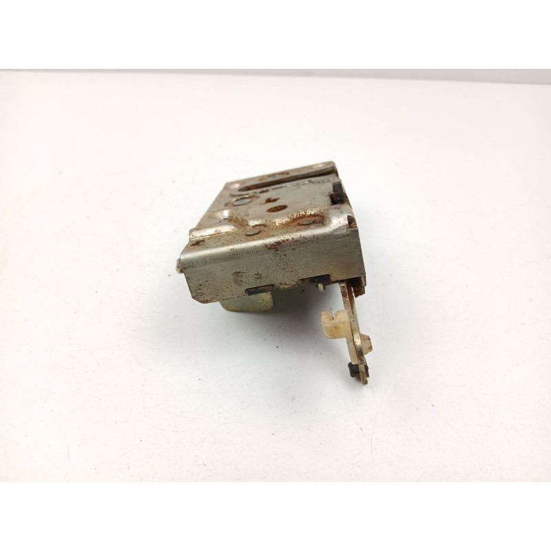 Recambio de cerradura puerta trasera derecha para peugeot 205 i (741a/c) 1.7 diesel referencia OEM IAM 913836  