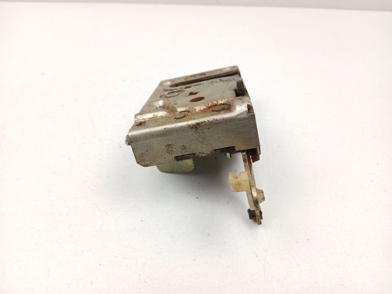 Recambio de cerradura puerta trasera derecha para peugeot 205 i (741a/c) 1.7 diesel referencia OEM IAM 913836  