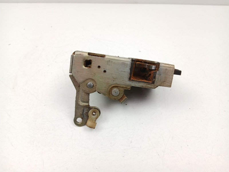 Recambio de cerradura puerta delantera derecha para peugeot 205 i (741a/c) 1.7 diesel referencia OEM IAM 9136A1  