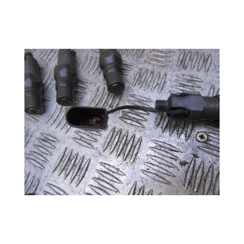 Recambio de inyectores (juego) : ford mondeo : 1.8 d (89,73cv) [2000] para ford mondeo 1.8 d referencia OEM IAM 008R01AA203BTF  