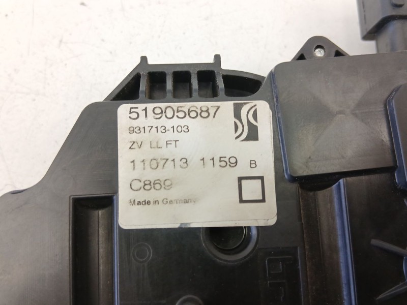 Recambio de cerradura puerta delantera izquierda para fiat punto (199_) 1.2 (199axz1a, 199bxz1a) referencia OEM IAM 51905687  