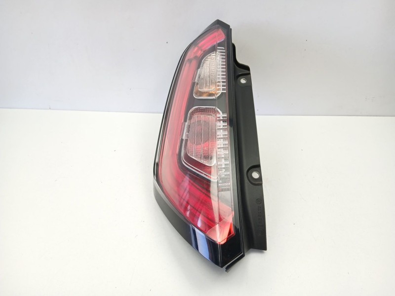 Recambio de piloto trasero izquierdo para fiat punto (199_) 1.2 (199axz1a, 199bxz1a) referencia OEM IAM 51927095  