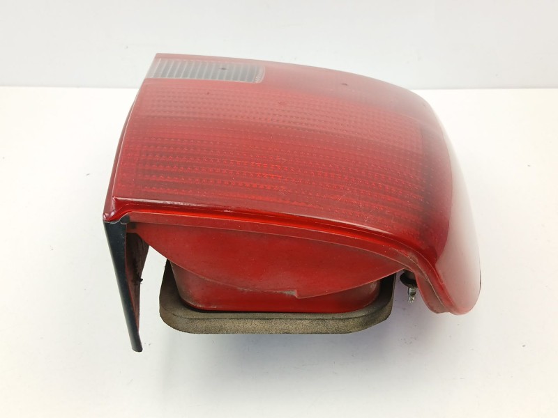 Recambio de piloto trasero izquierdo para volkswagen passat b5 (3b2) 1.9 tdi referencia OEM IAM 3B5945095F  