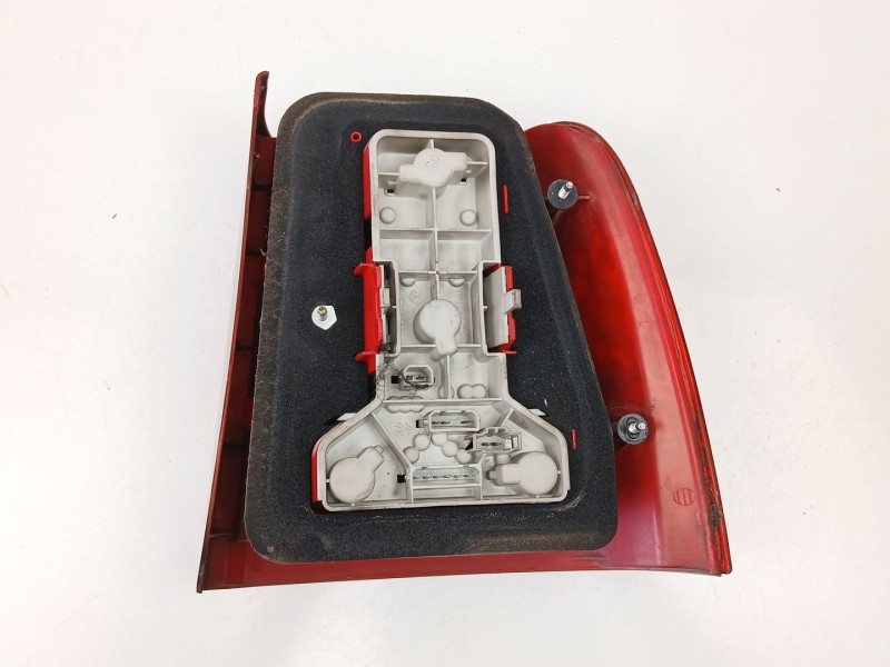 Recambio de piloto trasero izquierdo para volkswagen passat b5 (3b2) 1.9 tdi referencia OEM IAM 3B5945095F  