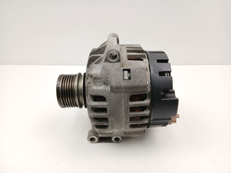 Recambio de alternador para renault megane i classic (la0) referencia OEM IAM 8200103726 SG9B047 