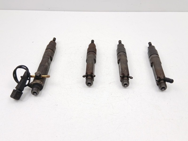 Recambio de inyectores juego para volkswagen passat b5 (3b2) 1.9 tdi referencia OEM IAM 028130201T  028130201S