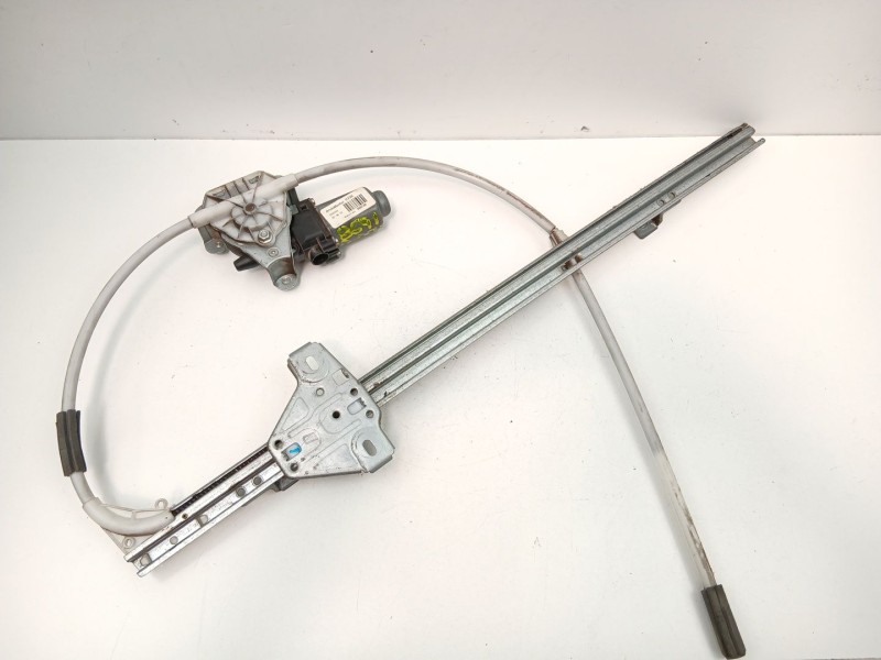 Recambio de elevalunas delantero derecho para nissan interstar autobús (x70) dci 100 referencia OEM IAM 8200467967  