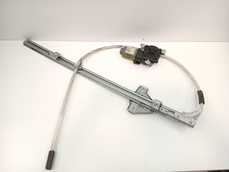 Recambio de elevalunas delantero derecho para nissan interstar autobús (x70) dci 100 referencia OEM IAM 8200467967  