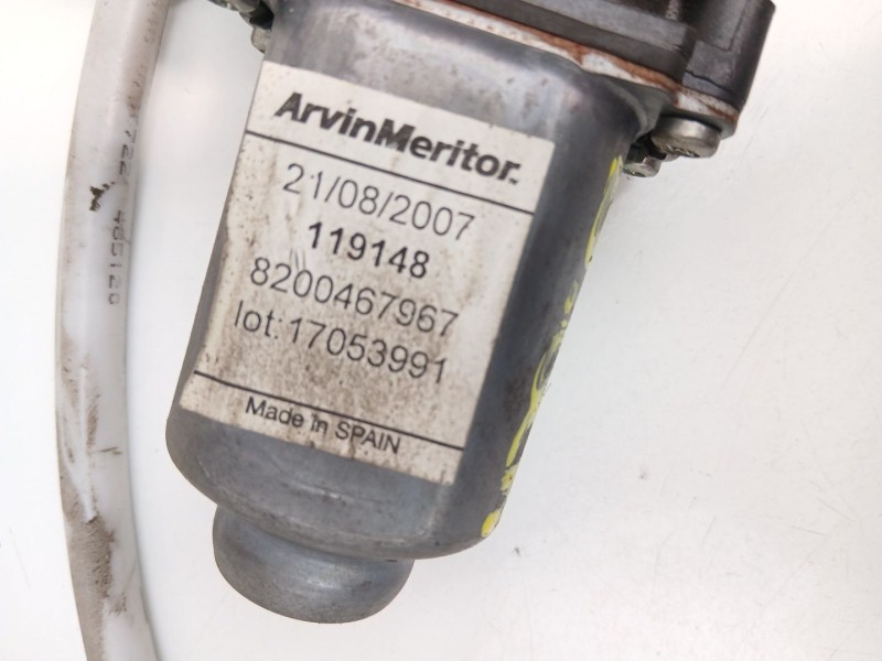 Recambio de elevalunas delantero derecho para nissan interstar autobús (x70) dci 100 referencia OEM IAM 8200467967  