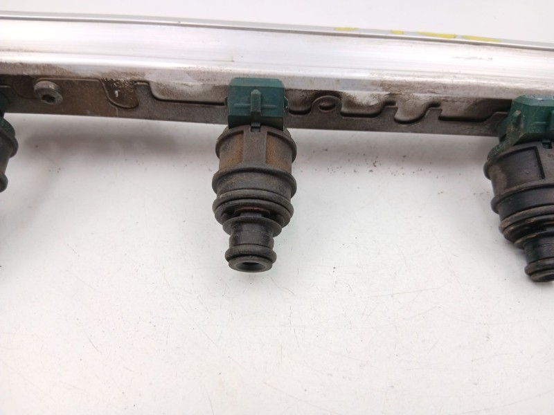 Recambio de inyectores juego para volvo s40 berlina 2.0 16v referencia OEM IAM 9454710  