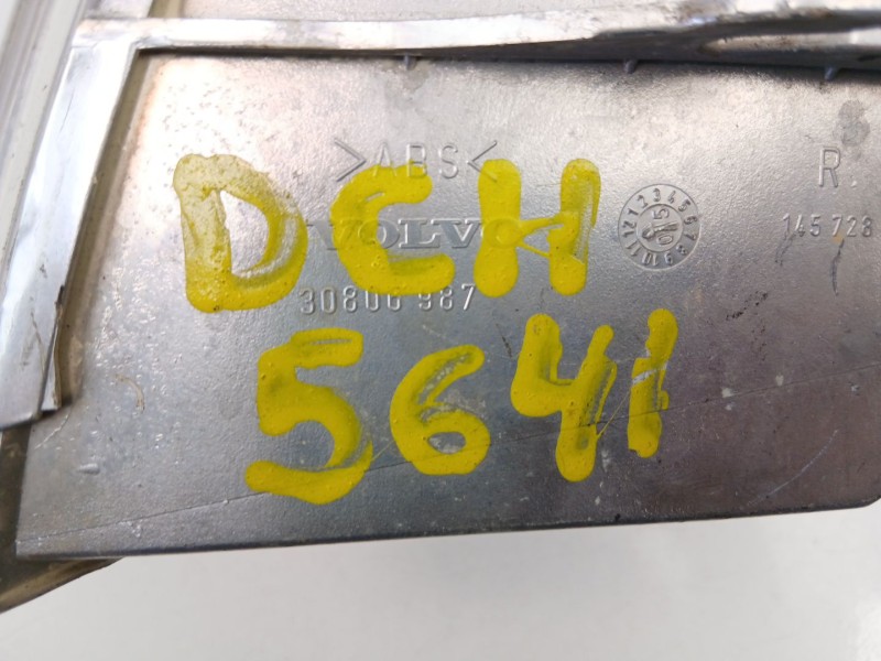 Recambio de piloto delantero derecho para volvo s40 2.0 g referencia OEM IAM 30806987  