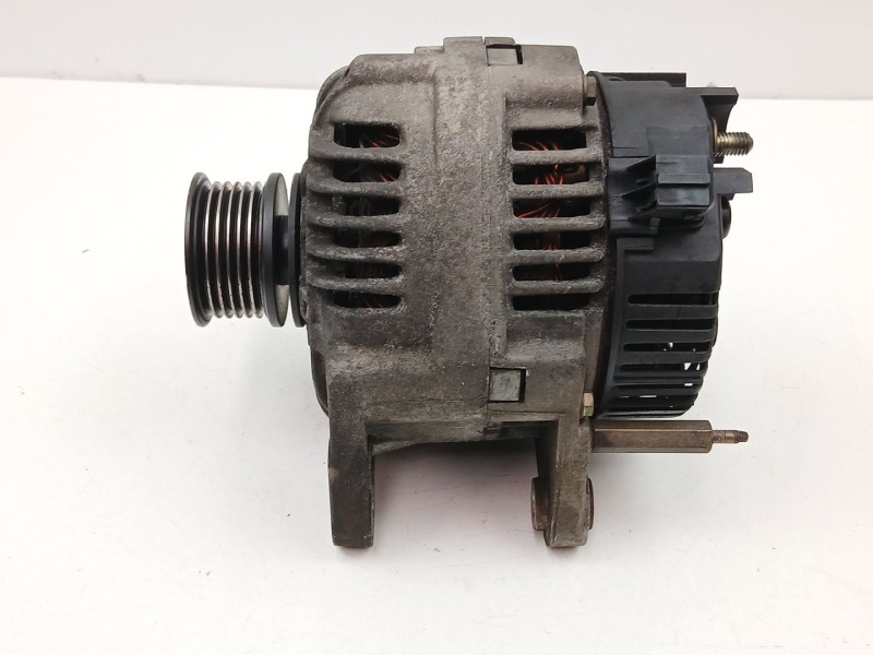 Recambio de alternador para volkswagen golf iii (1h1) 1.9 td, gtd referencia OEM IAM 037903023G  