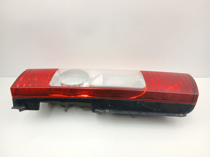 Recambio de piloto trasero izquierdo para citroën jumper ii furgoneta 2.2 hdi 110 referencia OEM IAM 1366452080  