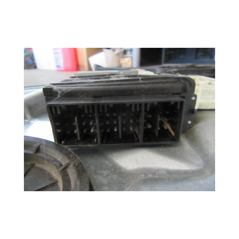 Recambio de elevalunas del-izdo : seat ibiza : 1.2 g -azq (63,92cv) 3p [2003] para seat ibiza 1.2 g -azq referencia OEM IAM 3PPA