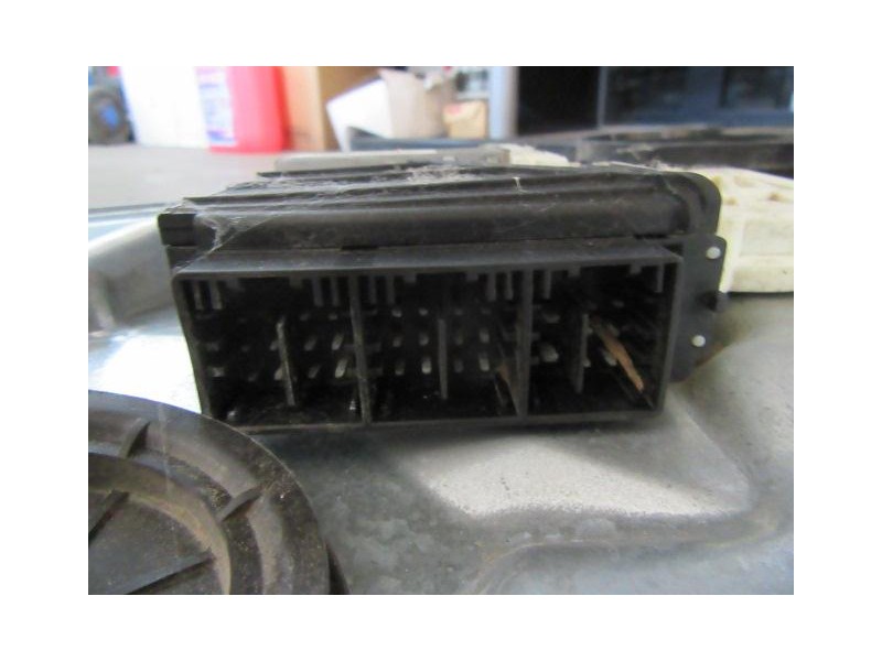 Recambio de elevalunas del-izdo : seat ibiza : 1.2 g -azq (63,92cv) 3p [2003] para seat ibiza 1.2 g -azq referencia OEM IAM 3PPA