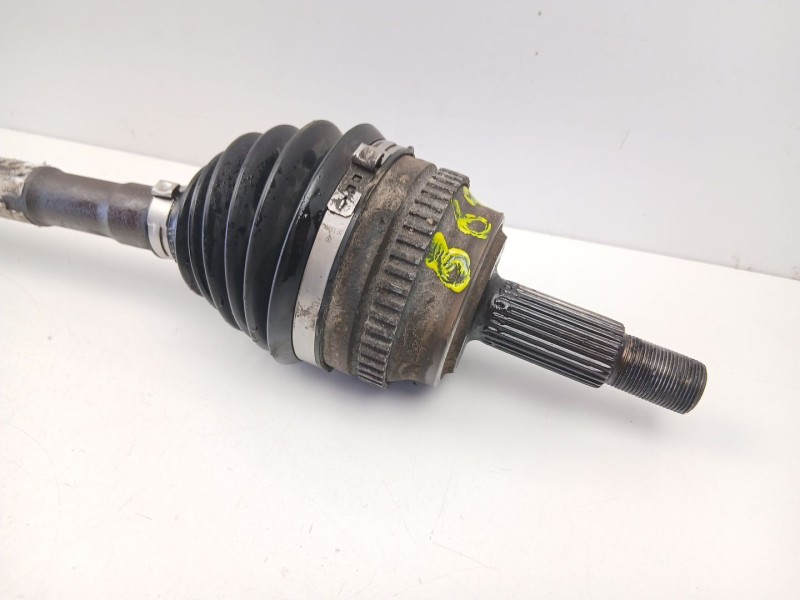 Recambio de transmision delantera izquierda para nissan interstar autobús (x70) dci 100 referencia OEM IAM 8200776533  