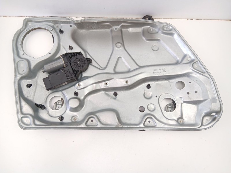 Recambio de elevalunas delantero izquierdo para volkswagen passat b5 (3b2) 1.9 tdi referencia OEM IAM 3B4837755D  