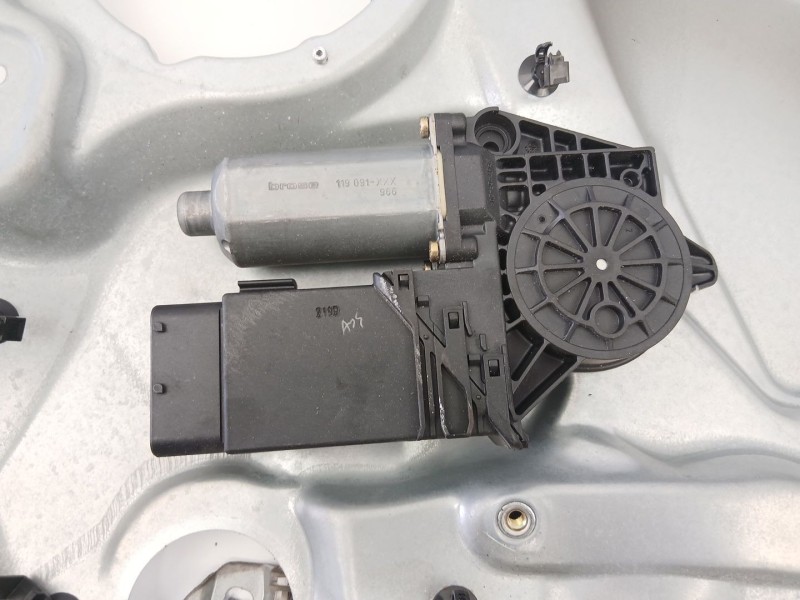 Recambio de elevalunas delantero izquierdo para volkswagen passat b5 (3b2) 1.9 tdi referencia OEM IAM 3B4837755D  