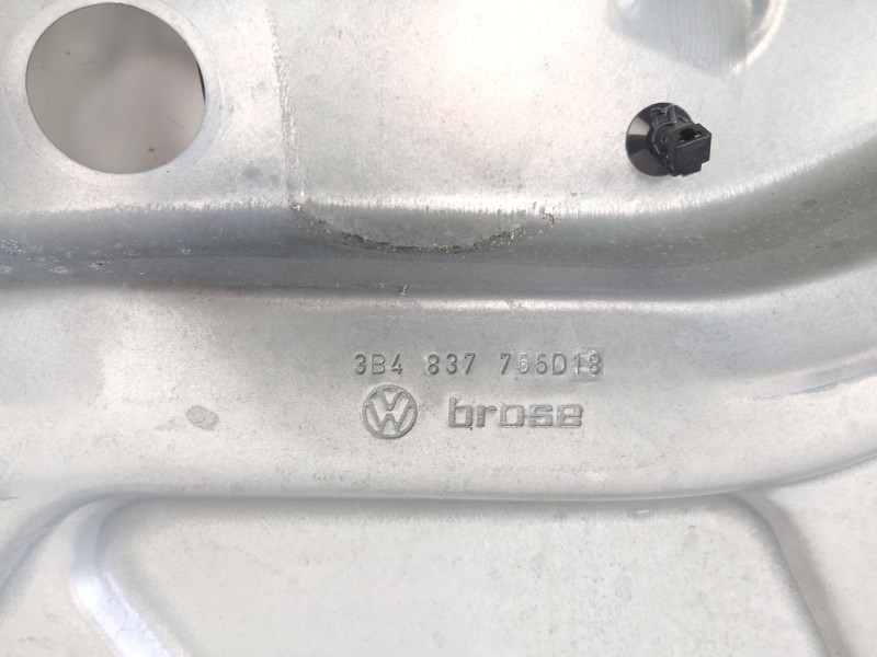 Recambio de elevalunas delantero izquierdo para volkswagen passat b5 (3b2) 1.9 tdi referencia OEM IAM 3B4837755D  
