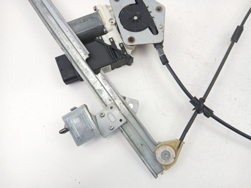 Recambio de elevalunas delantero derecho para volkswagen golf iv (1j1) 1.9 tdi referencia OEM IAM 1J1959802C  