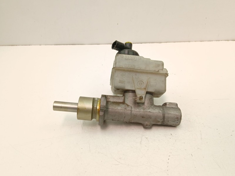 Recambio de bomba de freno para nissan interstar autobús (x70) dci 100 referencia OEM IAM 7701208176  