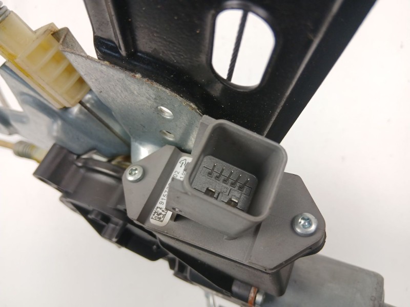 Recambio de elevalunas delantero derecho para opel insignia a (g09) 2.0 cdti (68) referencia OEM IAM 13302452  