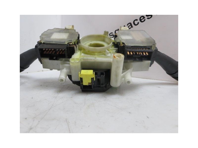 Recambio de mando luces y limpias : kia cerato : 2.0 td -d4ea (112,2cv) 5p [2005] para kia cerato 2.0 td -d4ea  5p referencia OE