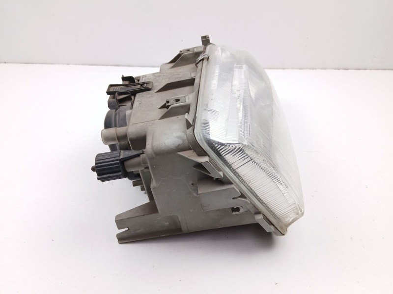 Recambio de faro derecho para renault 19 i chamade (l53_) 1.9 d (l534, l53j) referencia OEM IAM 7701036028  