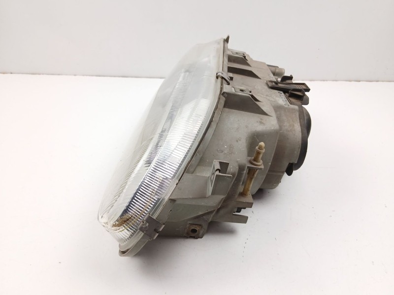 Recambio de faro derecho para renault 19 i chamade (l53_) 1.9 d (l534, l53j) referencia OEM IAM 7701036028  