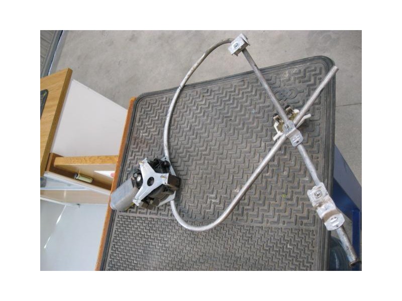 Recambio de elevalunas del-izdo : renault clio : 1.1 g-d7f 730 (58,48cv) [1997] para renault clio 1.1 g-d7f 730 referencia OEM I