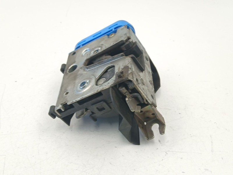 Recambio de cerradura puerta trasera izquierda para audi a4 b5 (8d2) 1.9 tdi referencia OEM IAM 4A0839015H  