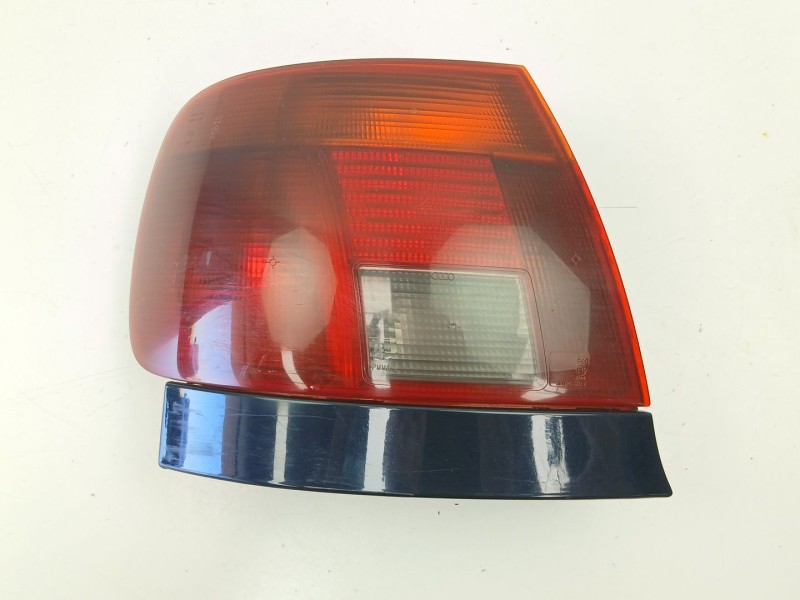 Recambio de piloto trasero izquierdo para audi a4 b5 (8d2) 1.9 tdi referencia OEM IAM 8D0945111A  