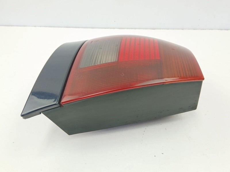 Recambio de piloto trasero izquierdo para audi a4 b5 (8d2) 1.9 tdi referencia OEM IAM 8D0945111A  