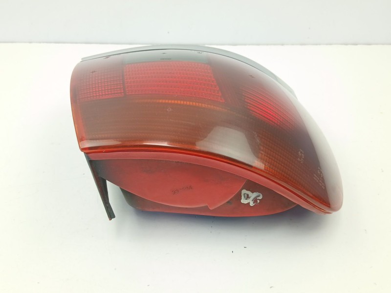 Recambio de piloto trasero izquierdo para audi a4 b5 (8d2) 1.9 tdi referencia OEM IAM 8D0945111A  