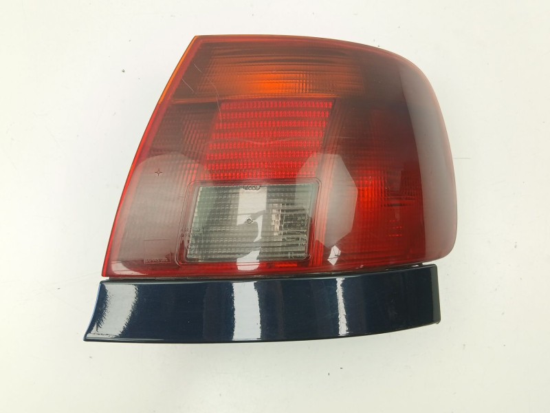 Recambio de piloto trasero derecho para audi a4 b5 (8d2) 1.9 tdi referencia OEM IAM 8D0945112A  