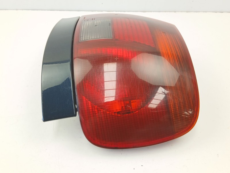 Recambio de piloto trasero derecho para audi a4 b5 (8d2) 1.9 tdi referencia OEM IAM 8D0945112A  