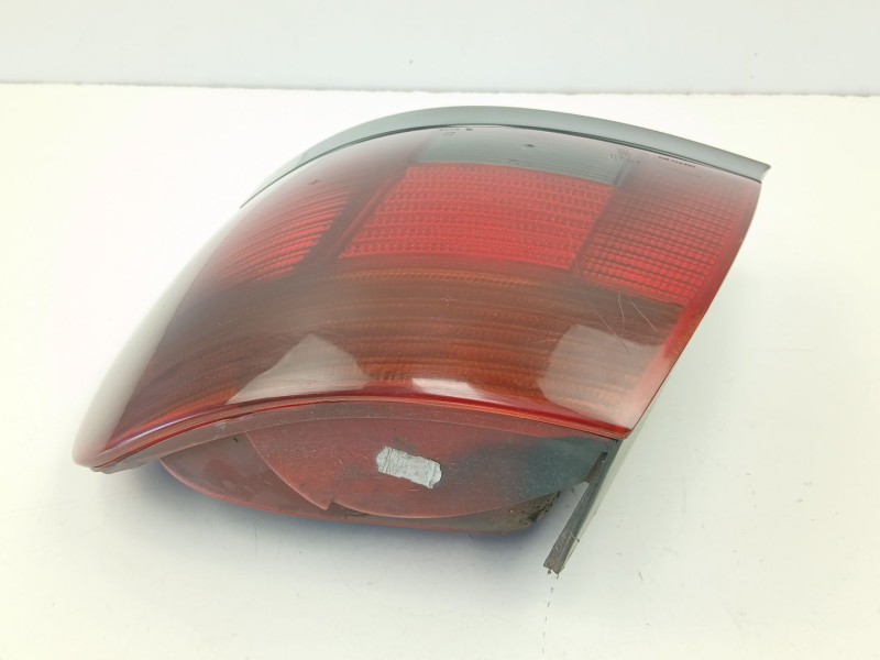 Recambio de piloto trasero derecho para audi a4 b5 (8d2) 1.9 tdi referencia OEM IAM 8D0945112A  