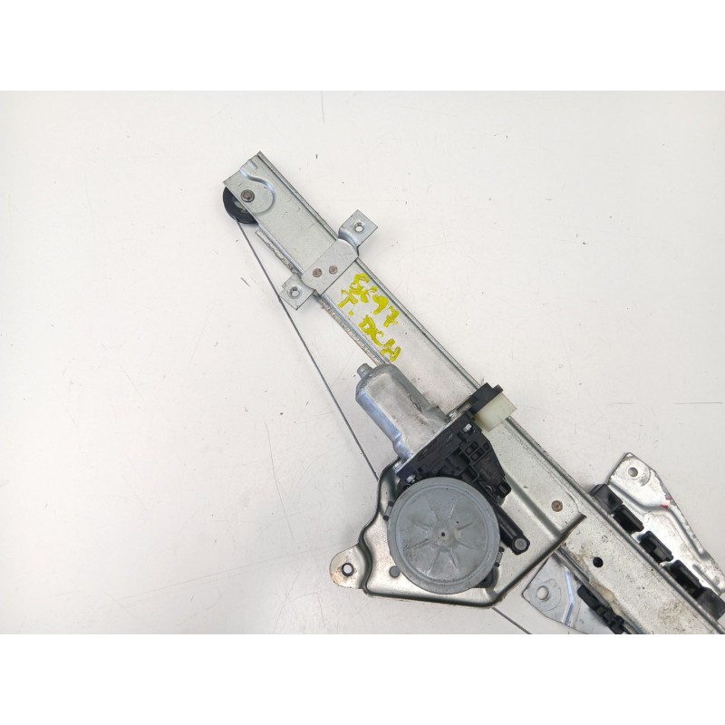 Recambio de elevalunas trasero derecho para mitsubishi grandis (na_w) 2.0 di-d (na8w) referencia OEM IAM MR959660  