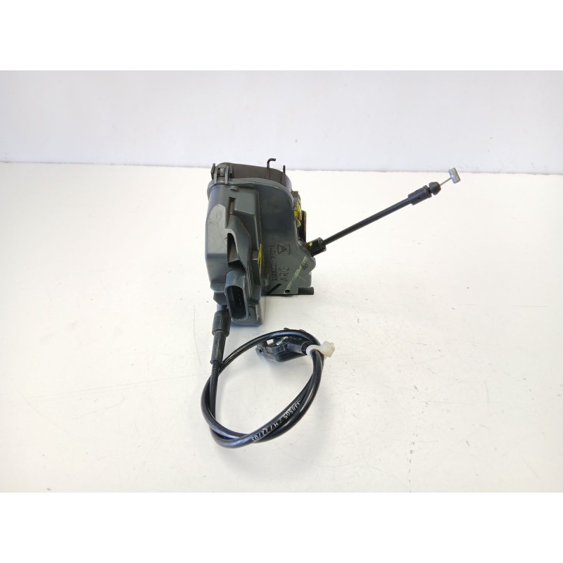 Recambio de cerradura puerta trasera izquierda para renault espace 3.0 dci automatica (176,75 cv) referencia OEM IAM 8200017958 
