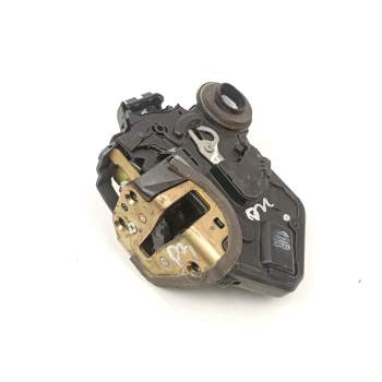 CERRADURA PUERTA TRASERA DERECHA 690500F011 