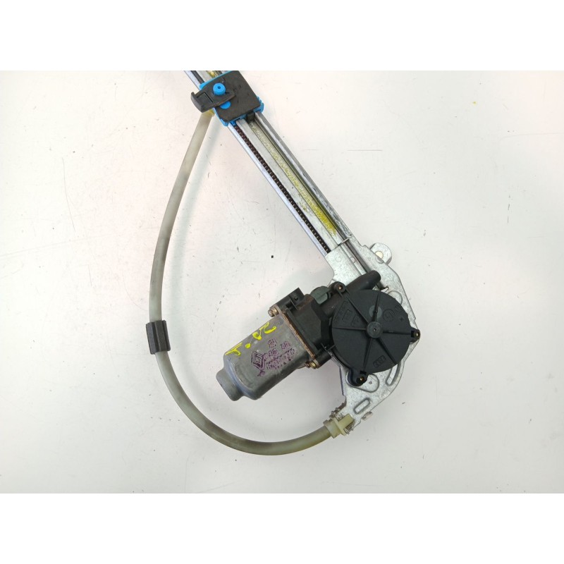 Recambio de elevalunas trasero izquierdo para renault espace iv (jk0/1_) 1.9 dci (jk0u) referencia OEM IAM 8200017909  