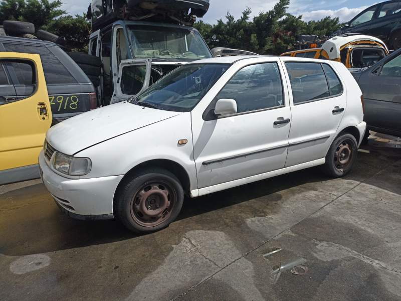 VOLKSWAGEN POLO BERLINA (6N1)