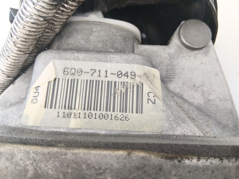 Recambio de palanca cambio manual para skoda fabia ii (542) 1.6 tdi referencia OEM IAM 6Q0711049J  