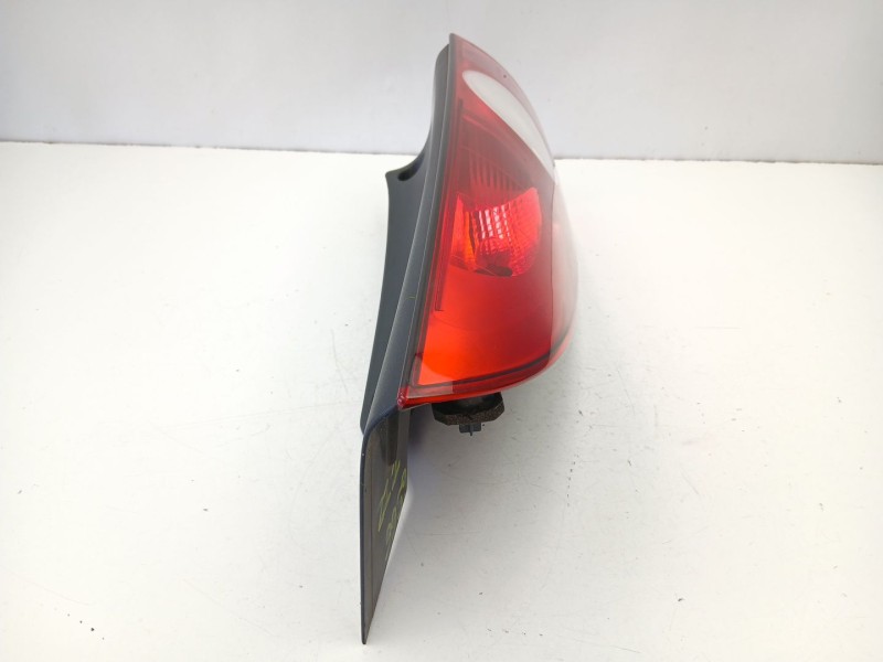 Recambio de piloto trasero izquierdo para renault espace iv (jk0/1_) 2.0 (jk09) referencia OEM IAM 8200027153  